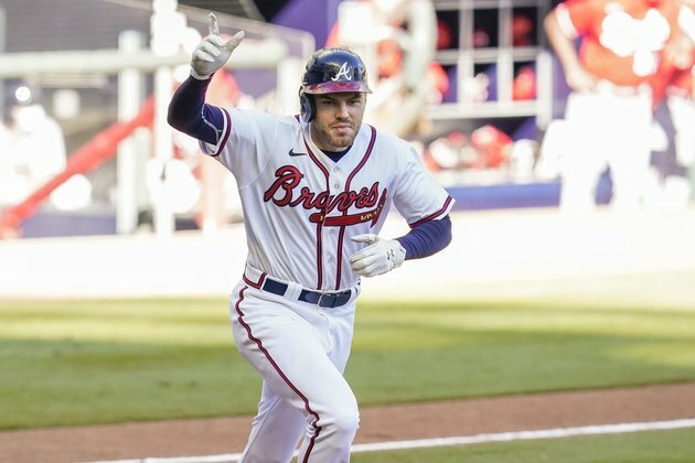 Braves' Freeman wins NL MVP in landslide vote