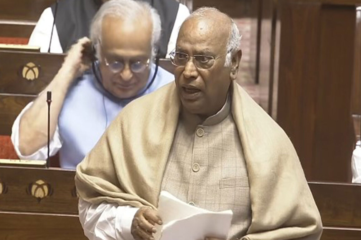 'Mohabbat humare saath, shaadi Modi sahab ke sath': Kharge's quip at Deve Gowda