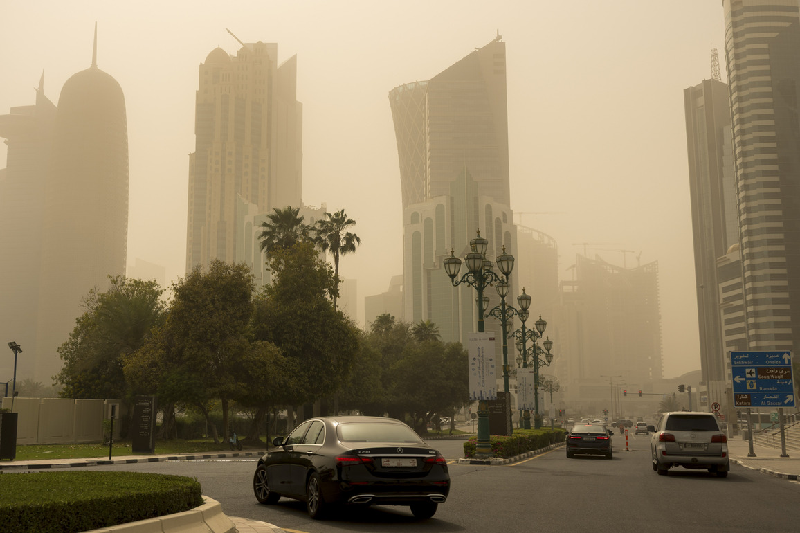 QATAR-DOHA-SANDSTORM
