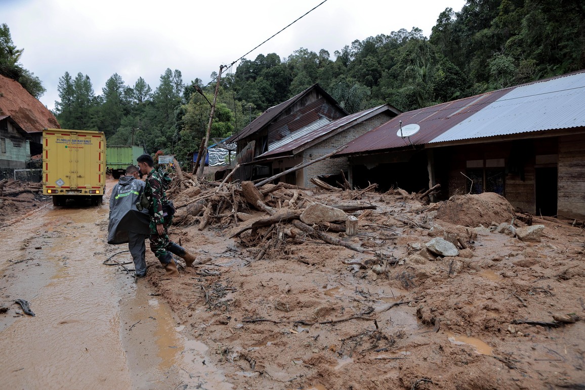 INDONESIA-SUMATRA-FLOODS-LANDSLIDES