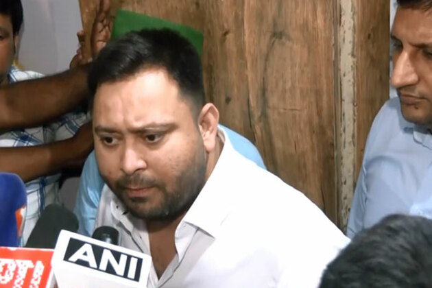 "Election Commission behaving like BJP cell...": RJD leader Tejashwi Yadav