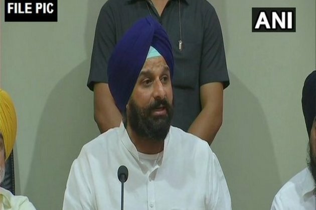 Bhagwant Singh Mann lied that gangster Goldy Brar was detained by US agencies: SAD leader Majithia