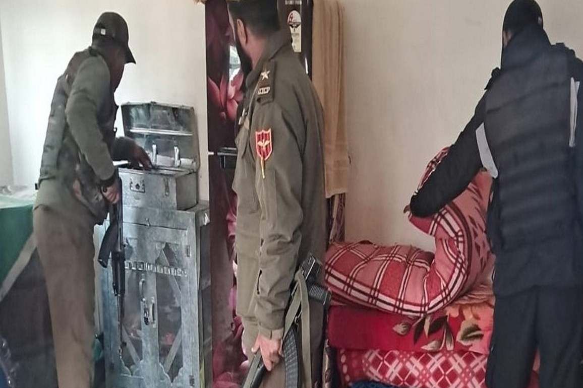 J-K: Kulgam Police launch massive crackdown on terror network, detain several suspects