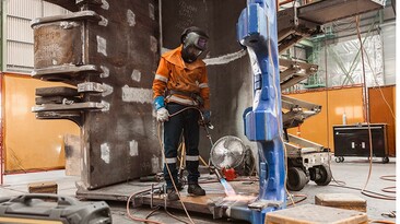 Bucket fabrication at Liebherr-Australia