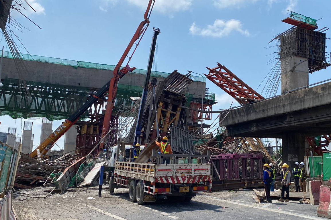 PhotoFlash | 5 killed, dozens injured as concrete beam collapses in Thailand's capital