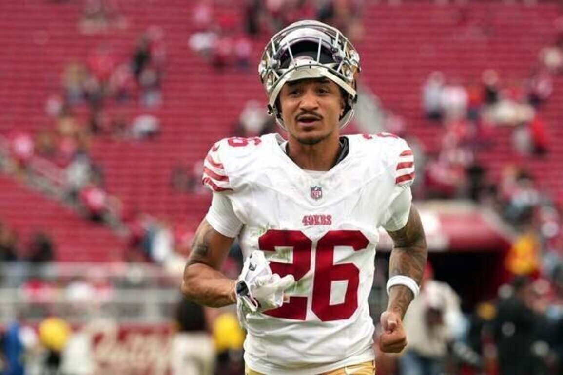 Reports: Bucs adding CBs Chase Lucas, Kemon Hall