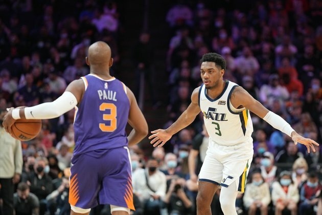 Devin Booker's 33 points lead Suns past Jazz
