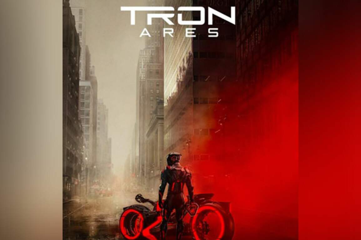 'Tron Ares' extended clips debut lightcycle, lightboat chases of franchise at Comic Con