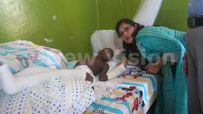  elisa irabo after an operation with eala uddathe treasurer of ndian omens ssociation