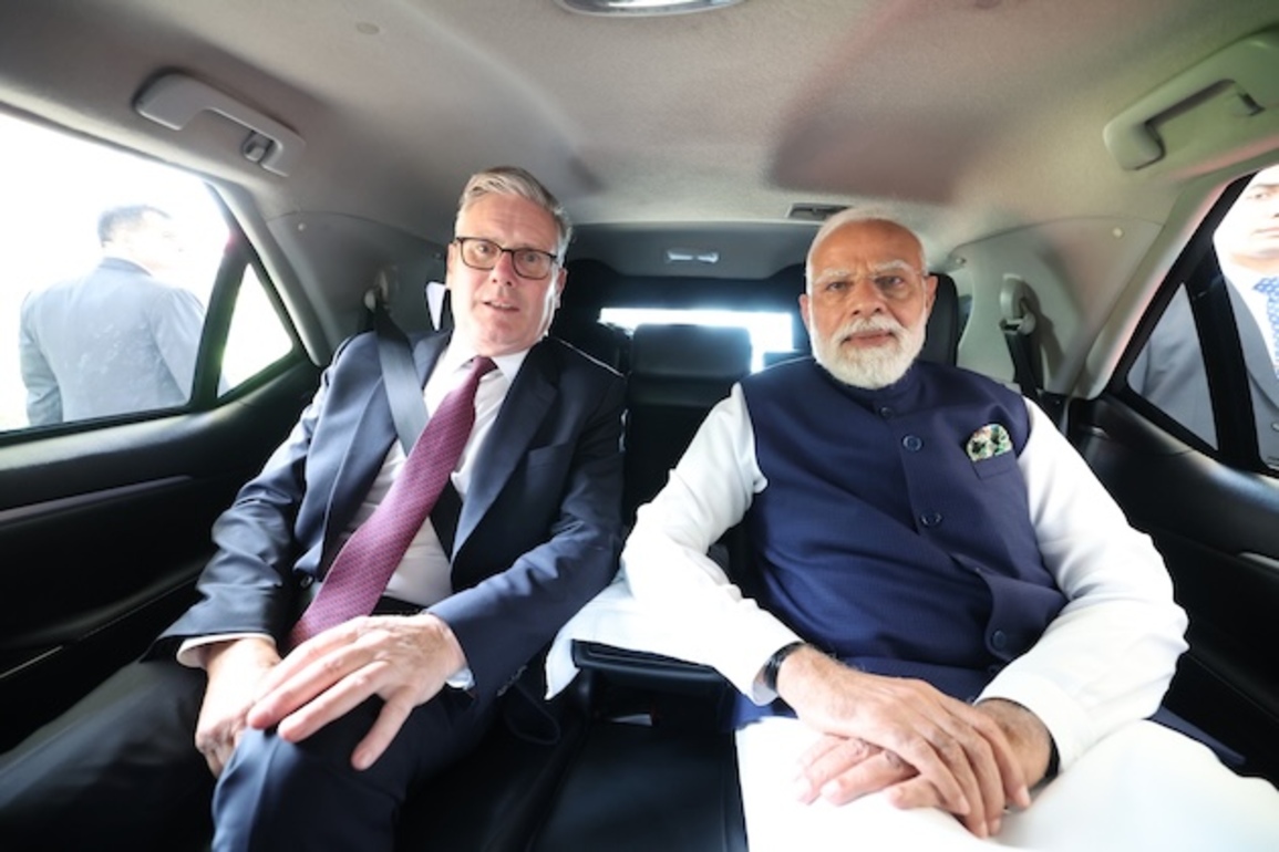 UK PM Starmer visits India to promote new free trade pact