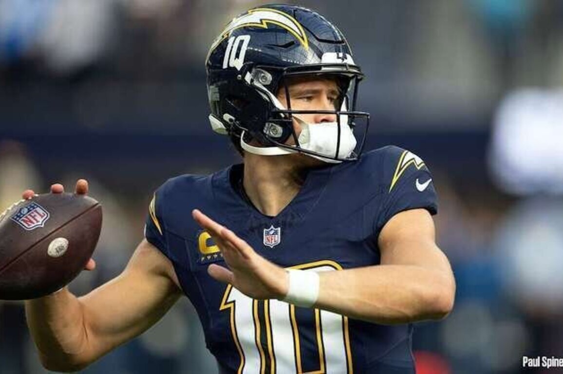 Eagles at Chargers Inactives | Monday Night Football