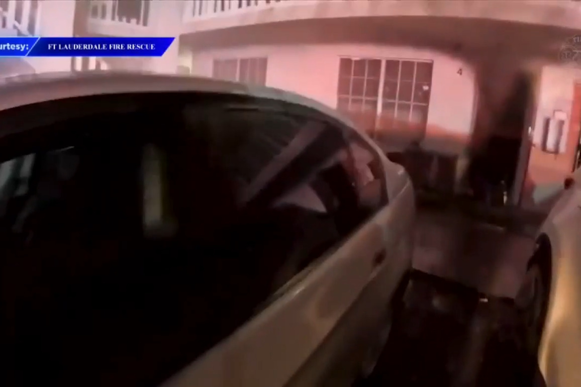 6 displaced following apartment fire in Fort Lauderdale - WSVN 7News - Miami News, Weather, Sports