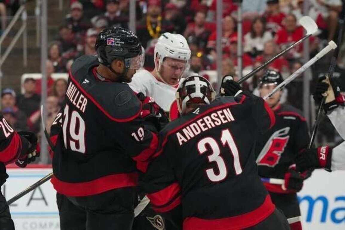 Frederik Andersen, Canes shut out Senators in Game 1