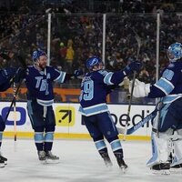 NHL roundup: Lightning edge Bruins in memorable Stadium Series game