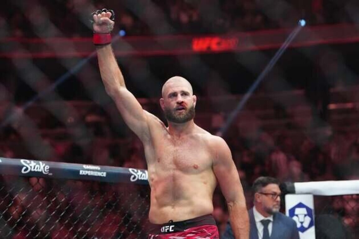 Jiri Prochazka braces for 'great striker' Carlos Ulberg at UFC 327
