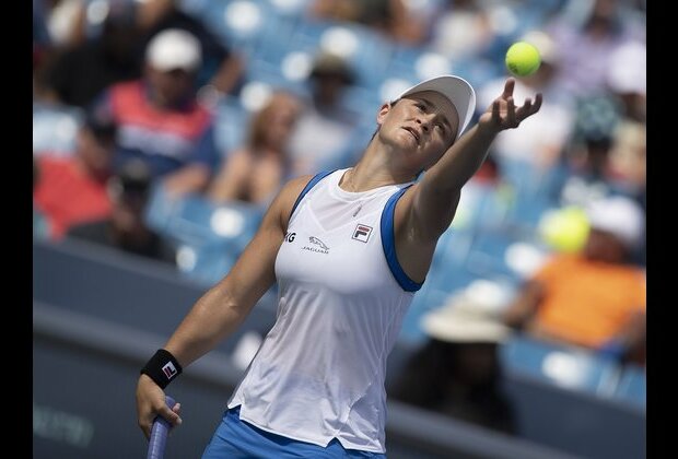 Ashleigh Barty continues strong play, advances to semifinals