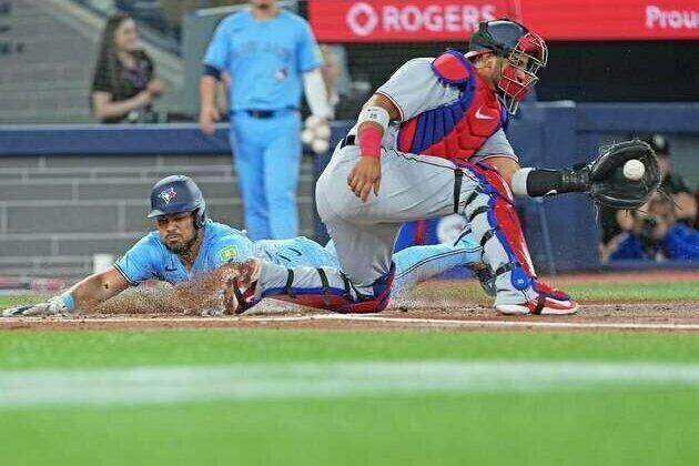 Blue Jays put away Nationals for 4th straight win