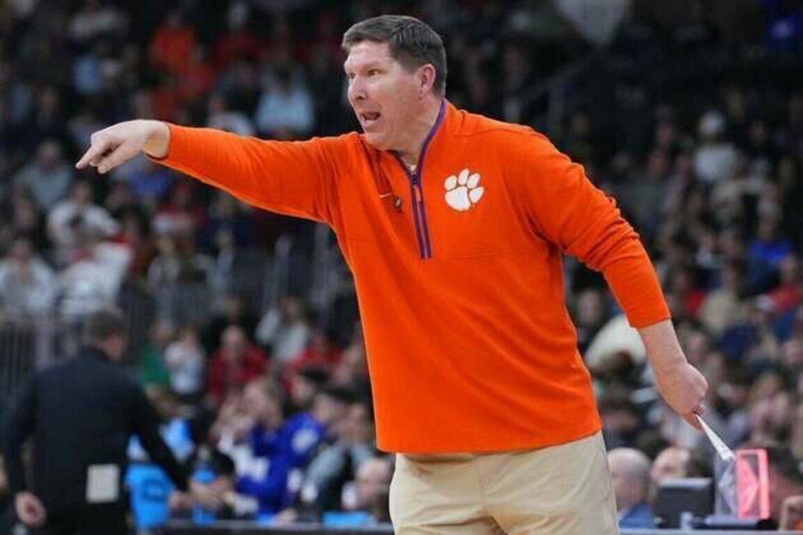Clemson wins big again, takes down Gardner-Webb 97-59