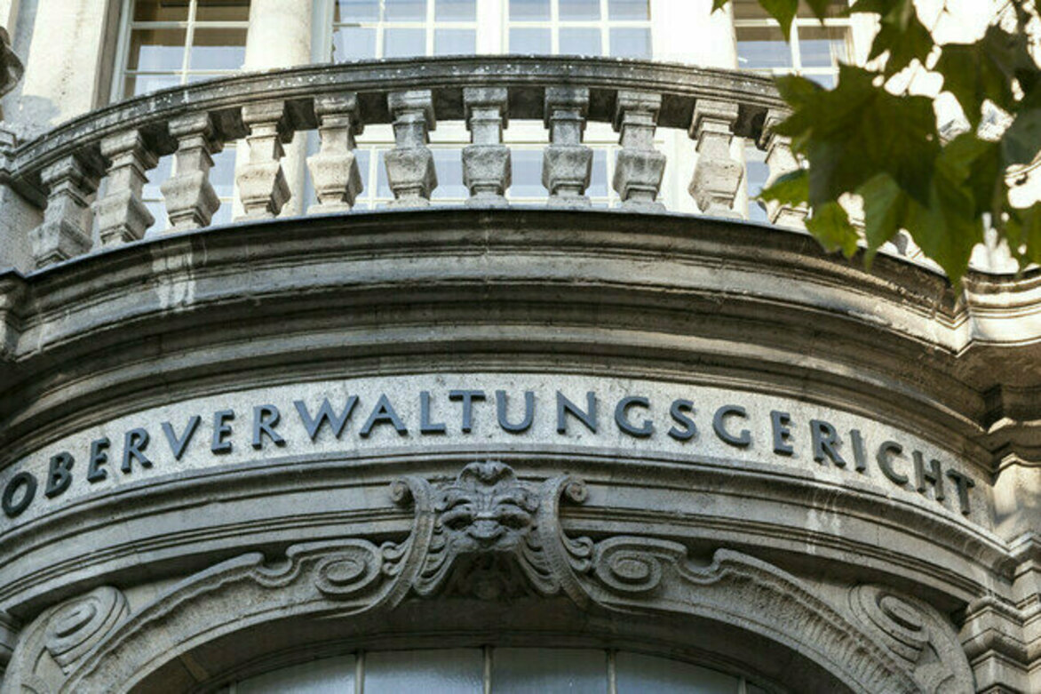 Berlin court bars police from turning migrants away at border