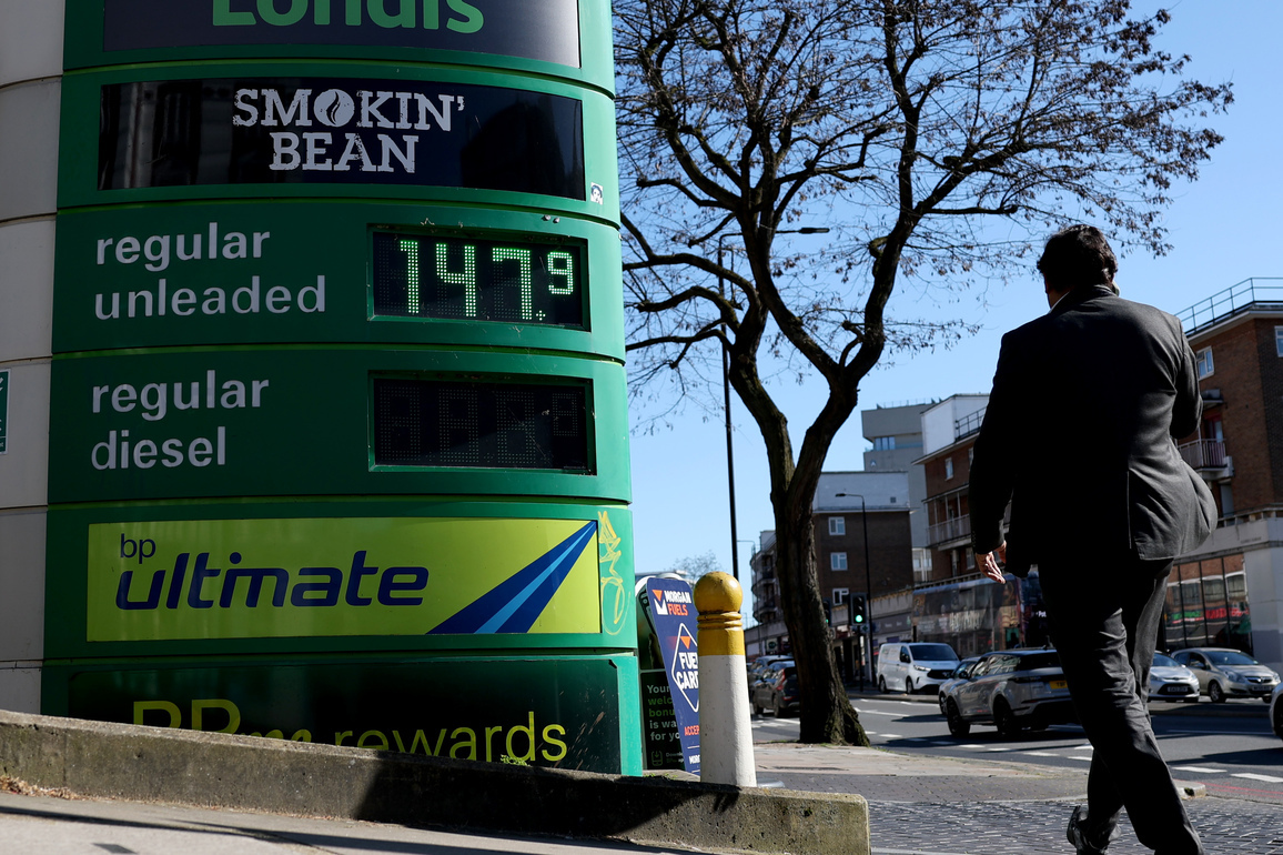 BRITAIN-LONDON-OIL PRICE-RISE