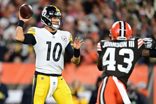 Jacoby Brissett fires 2 TD passes as Browns down Steelers