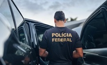 Agentes da PF cumpriram mandados em Santaluz (BA)