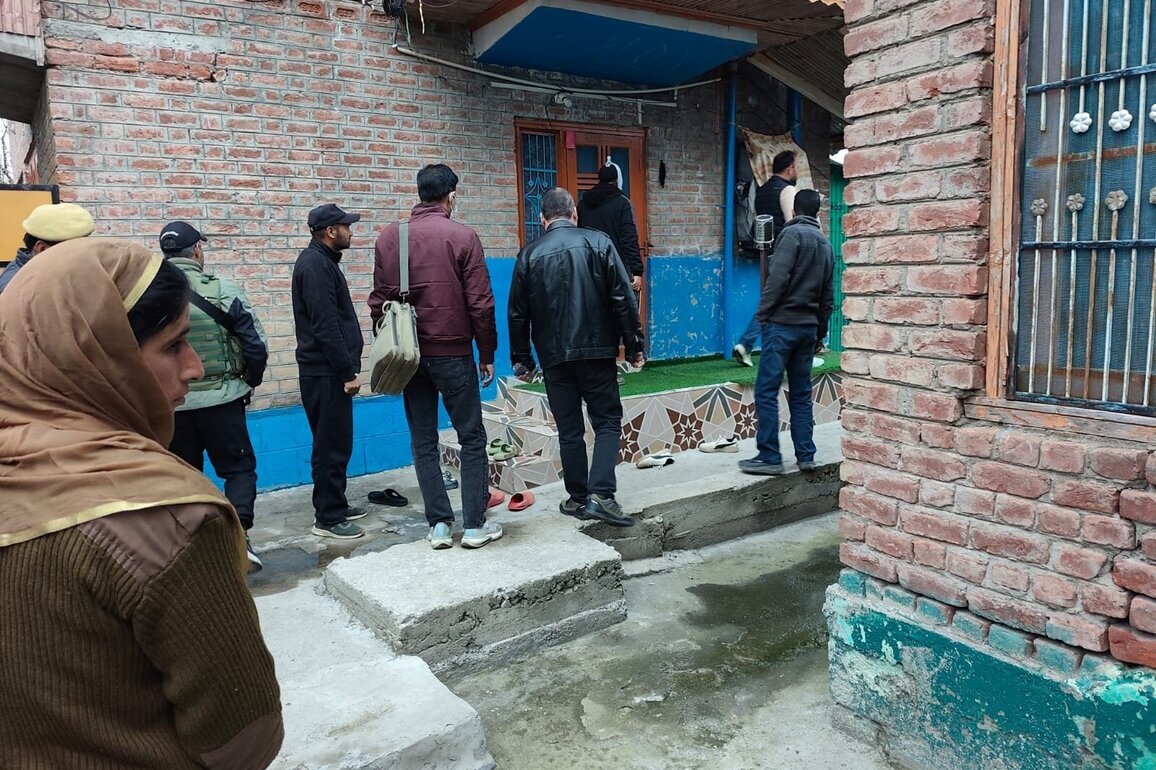 J-K: CIK raids multiple locations in fresh terror probe