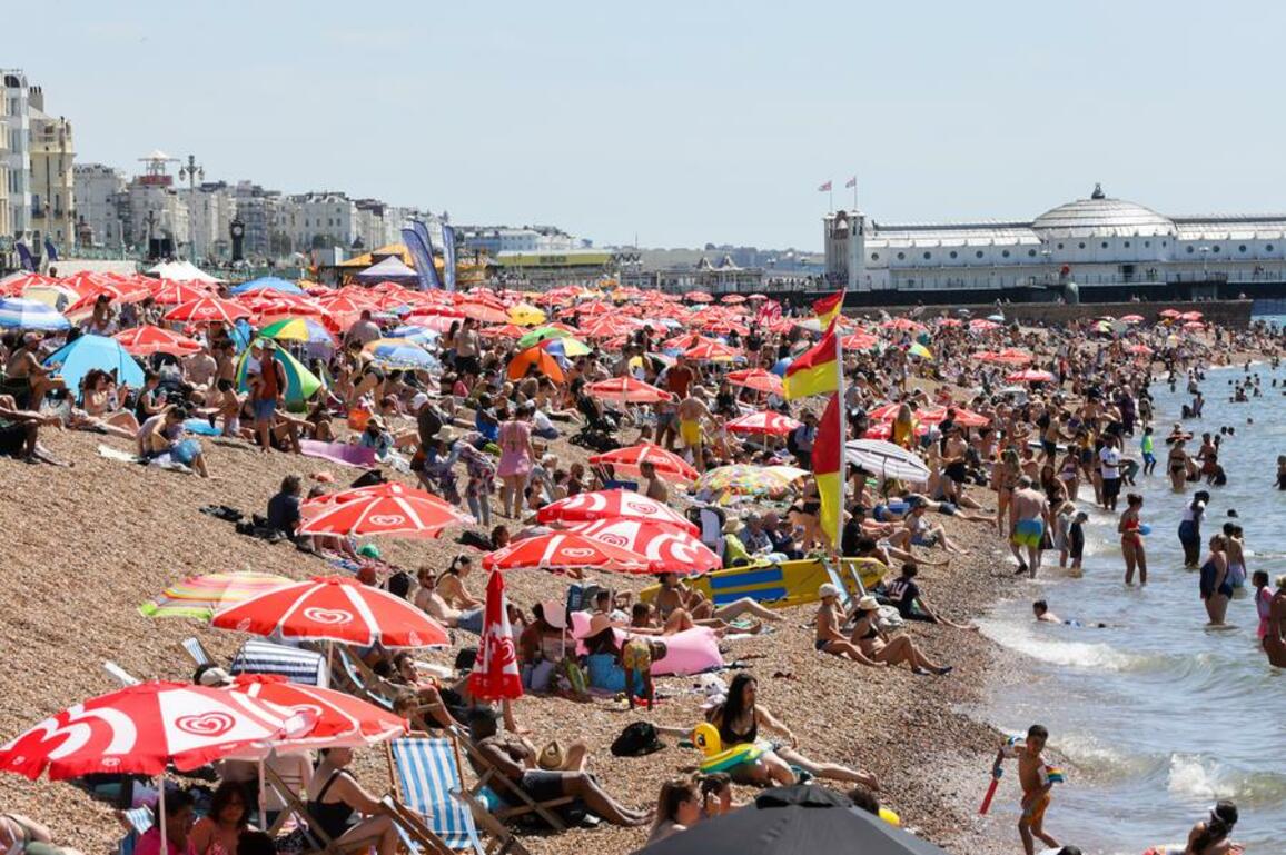 Economic Watch: Heatwaves fuel unprecedented air conditioner demand in Europe, powering Chinese export