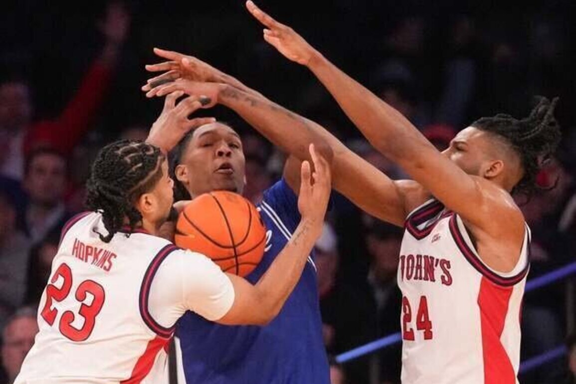St. John's fends off Seton Hall, reaches Big East title game
