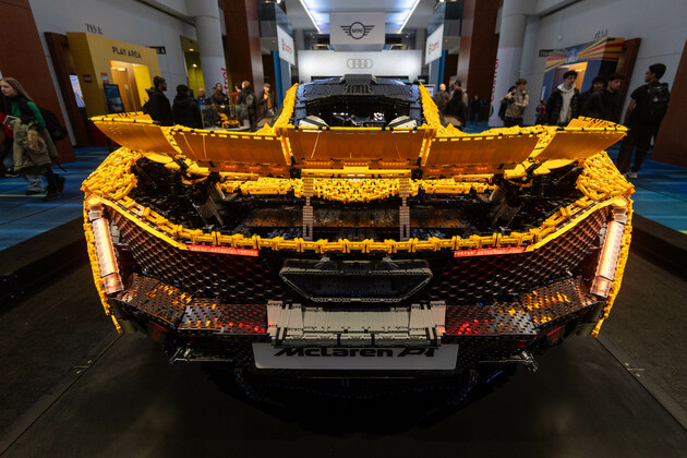 CANADA-TORONTO-AUTOSHOW-LEGO-MCLAREN P1