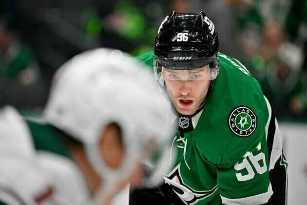 Opening 5-game trip, Canucks out to cool off sizzling Stars