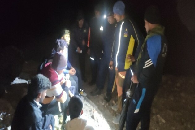 Uttarakhand: SDRF rescues five people stranded near Rambada on Shri Kedarnath Marg
