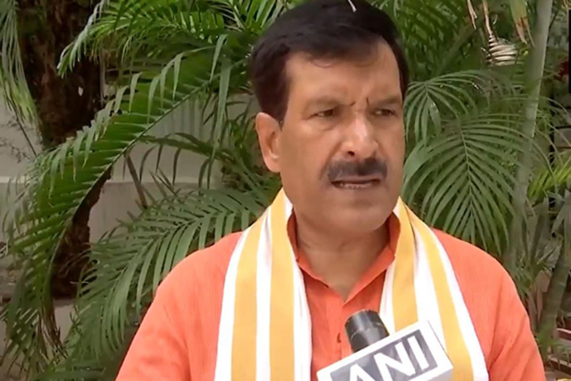 "There must be some reason, health seems to be an excuse": RJD's Mrityunjay Tiwari on Dhankhar's resignation
