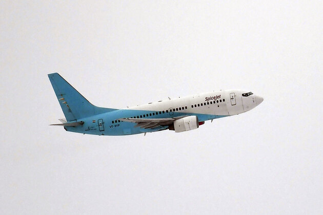 Srinagar Airport cancels flight due to bad weather, passengers advised to check status
