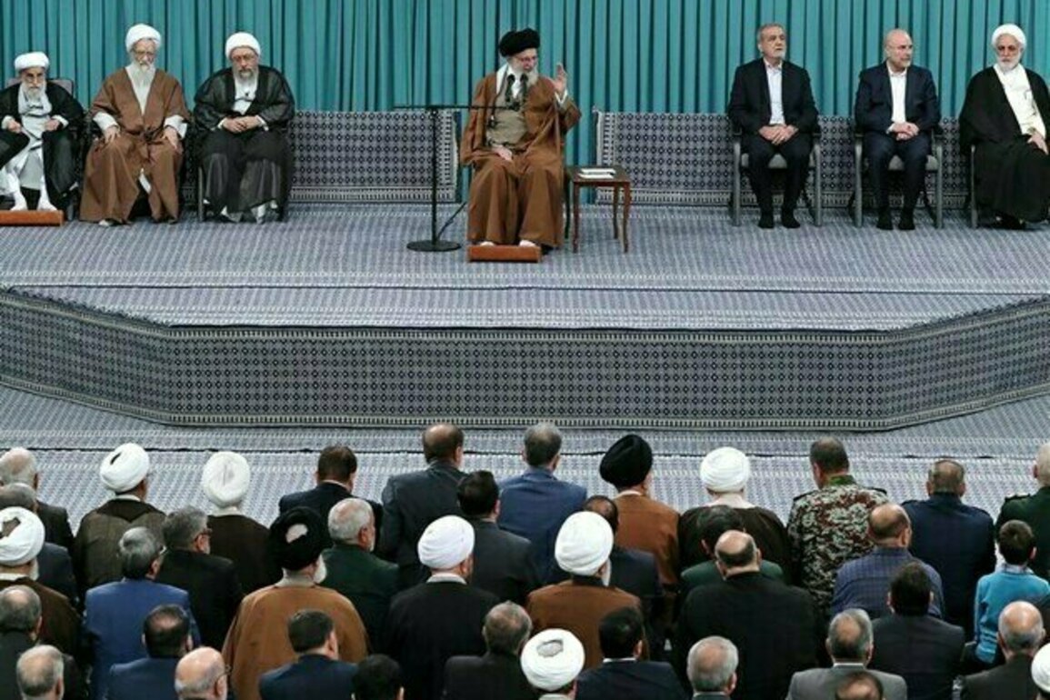 Leader Urges Unity to Bar US from Blackmailing Muslim Nations