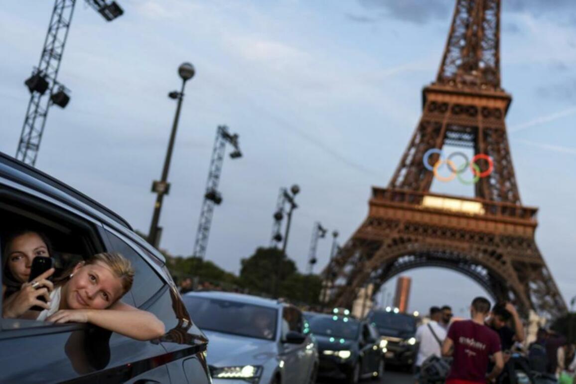 Parisians to vote 'oui or non' to more car-free zones