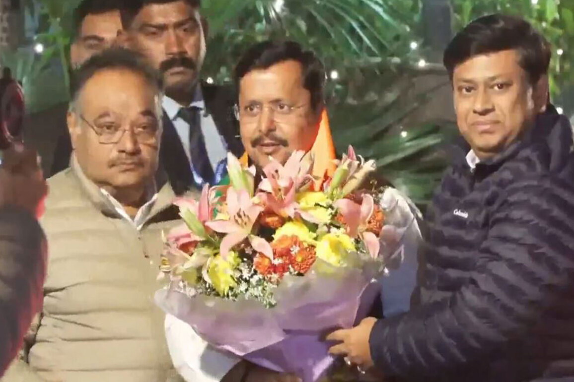 Nitin Nabin holds BJP West Bengal MPs' meeting at Union Minister Majumdar's residence
