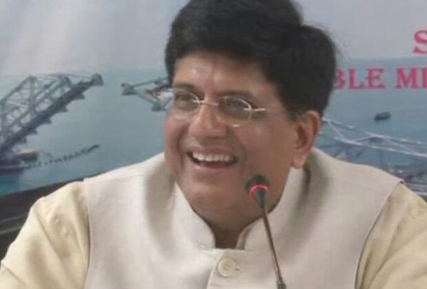 Piyush Goyal felicitates Indian Railways staff