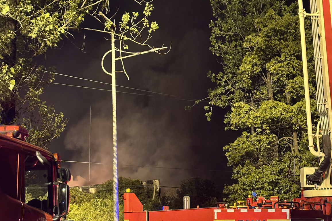 PhotoFlash | 3 dead, 25 injured in central China fireworks plant explosion