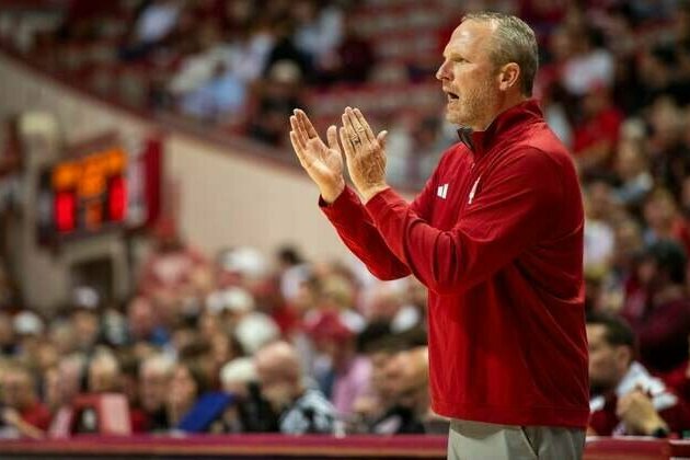 New Indiana coach Darian DeVries begins tenure vs. Alabama A&M