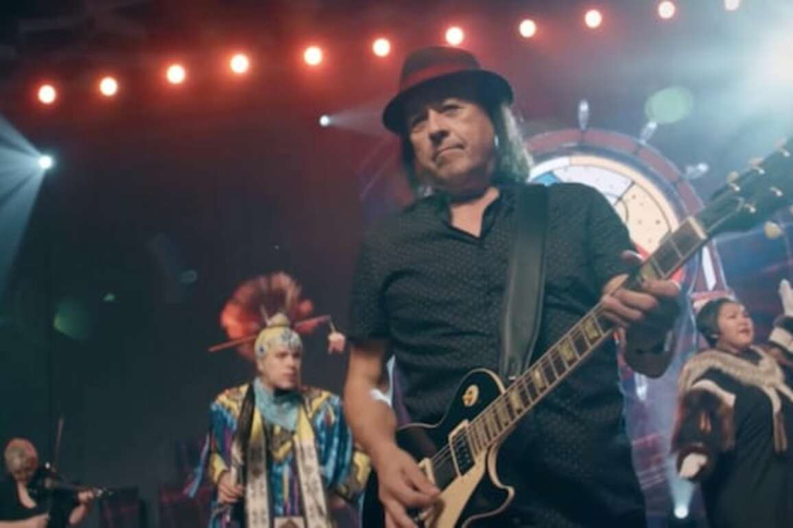 Daughter of late Indian City founder Vince Fontaine finishes song he started writing for his mom