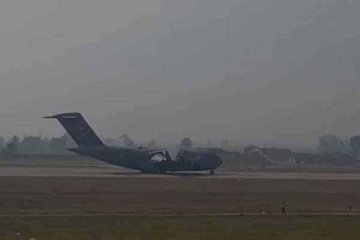 PIB debunks 'fake image' of Indian migrants deported from US, says deportees shown are from Guatemala