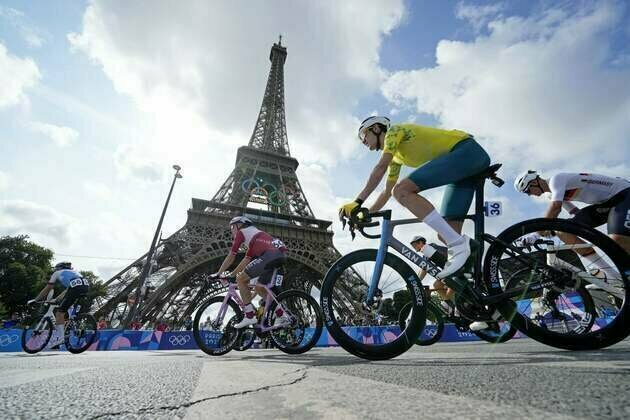 Defending champ Tadej Pogacar wins Tour de France Stage 4