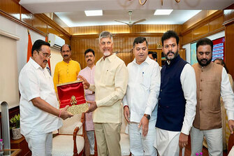Delhi: Andhra Pradesh CM Chandrababu Naidu submits river-linking proposal to Union Jal Shakti Minister
