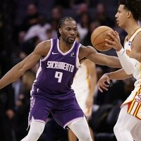 Hawks construct 44-point lead, thrash skidding Kings