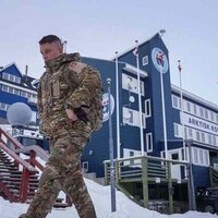 Trump threatens NATO opponents of Greenland plan