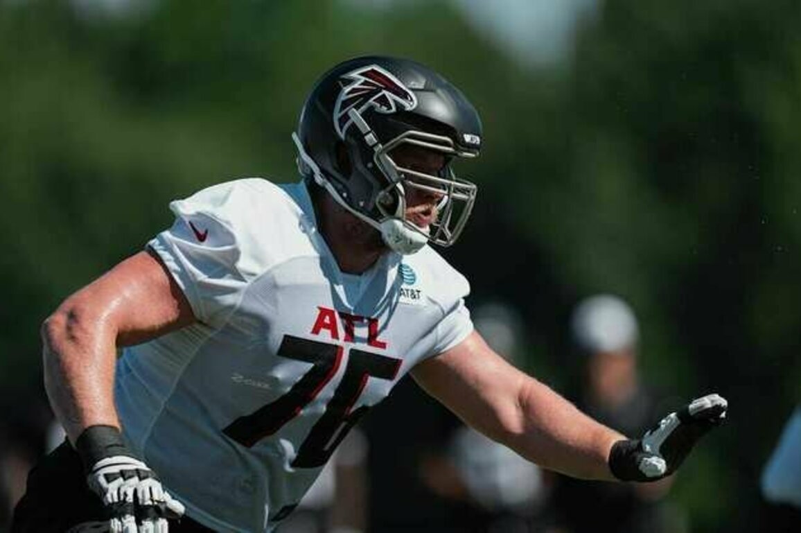 Kaleb McGary carted off field during Falcons practice