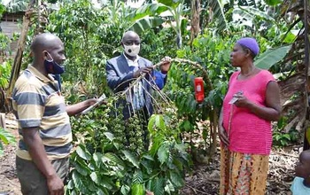 Ono omulimi mumutwale ng'ekyokulabirako - Minisita