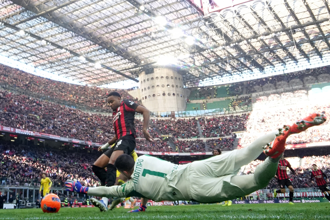 (SP)ITALY-MILAN-FOOTBALL-SERIE A- AC MILAN VS HELLAS VERONA
