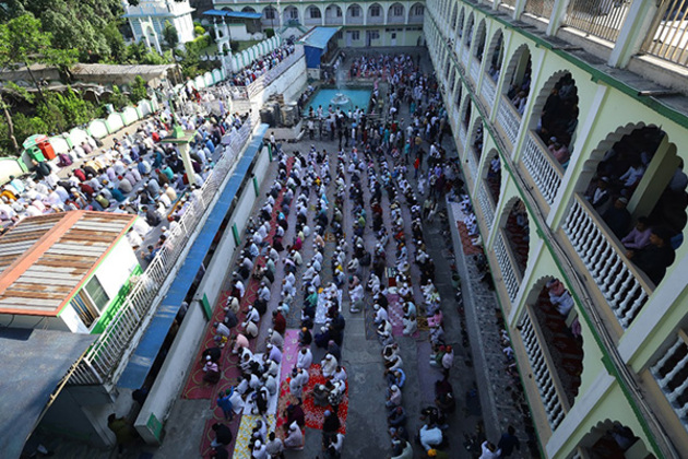 Nepal offers mass prayers, feasts on Eid al-Adha